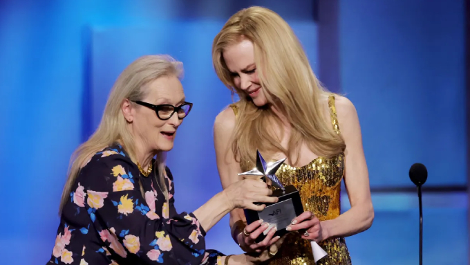  Мерил Стрийп връчи на Никол Кидман наградата за цялостни постижения в киното